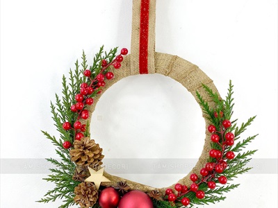 Vòng nguyệt quế chùm châu đỏ sao gỗ lá tùng thơm ĐK 40cm VNGQ-X-41